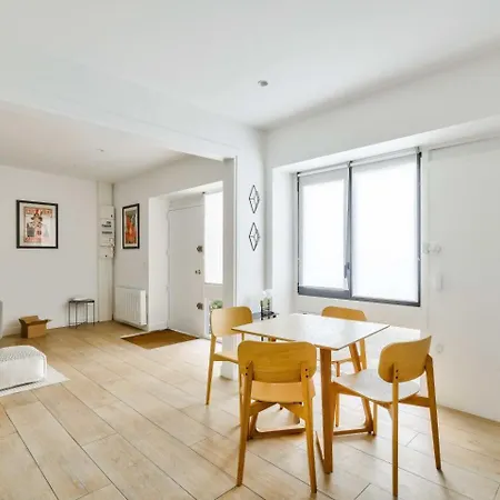 Апартаменты Modern 1br Flat 10 Min From Bon Marche Rive Gauche Париж