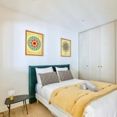 Апартаменты Modern 1br Flat 10 Min From Bon Marche Rive Gauche